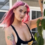 Daisy Taylor Does Everything She Can To Please Siri